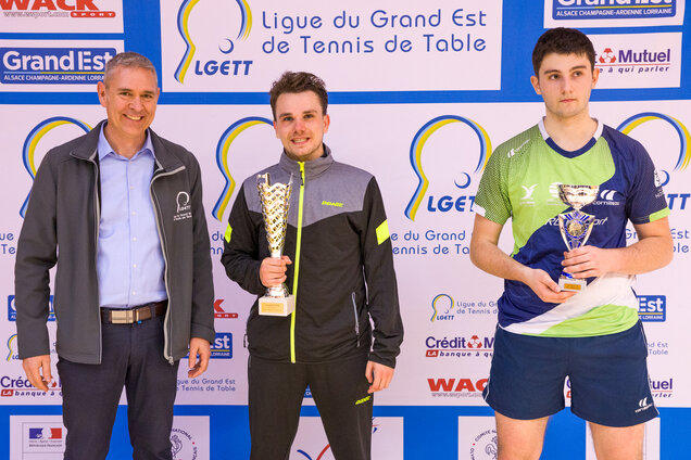 1er : Matéo BOHEAS (Angers Vaillante)
2ème : Martin BAECHLER (Entente St Pierre) Podium Messieurs B - Tableau 2